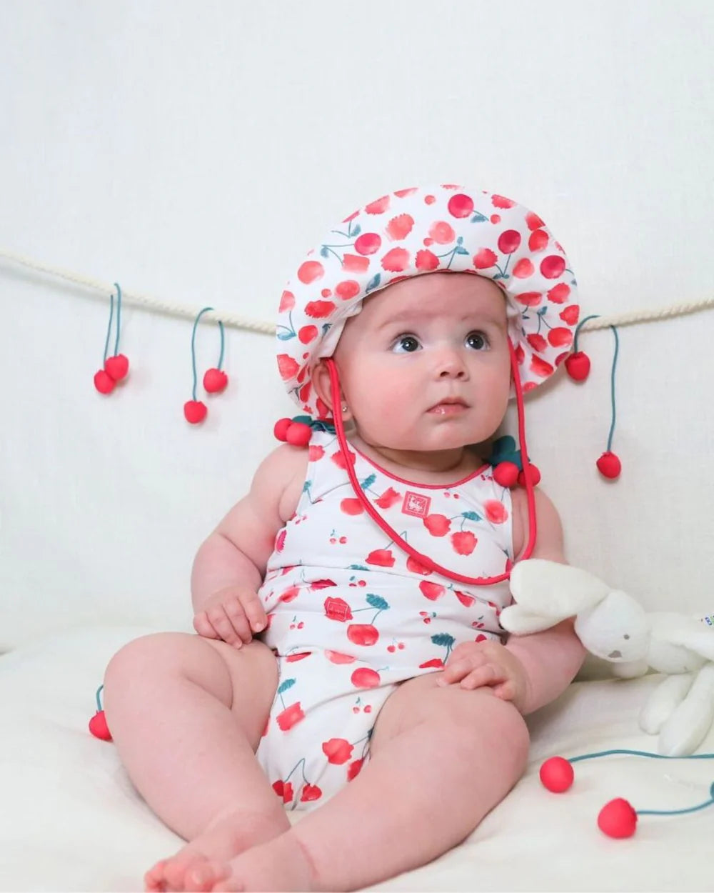 TRAJE DE BAÑO BEBÉ CEREZAS
